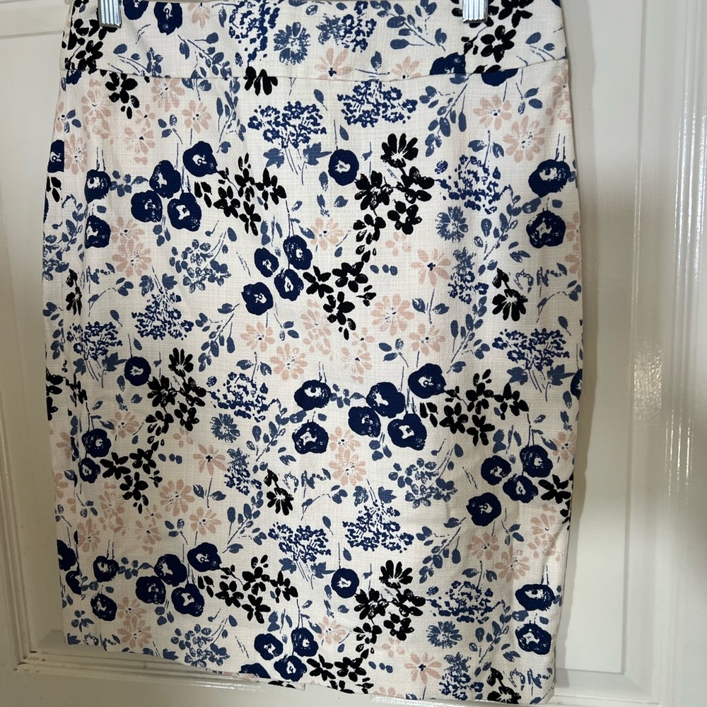Ann Taylor Blue and Black Floral Pencil Skirt